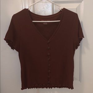 Basic, button down Anerican Eagle t-shirt